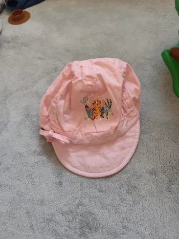 Casquette rose 6-12 mois