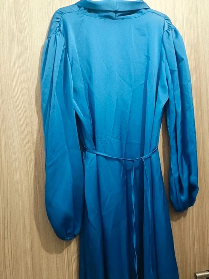 Robe longue satiné Bleu roi - photo numéro 6