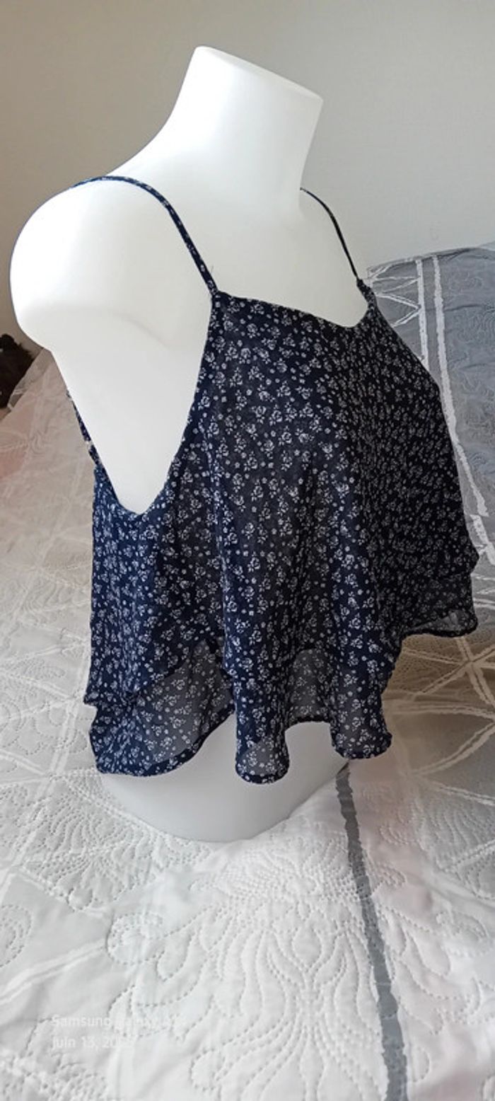 Top court fines bretelles avec volants imprimé fleurs marine femme S Tailly weijl - photo numéro 9