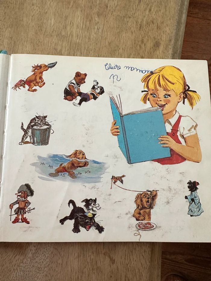 Livre rare - Caroline Les 7 câlins de la semaine (volets verts) album Pierre Probst Hachette - photo numéro 3