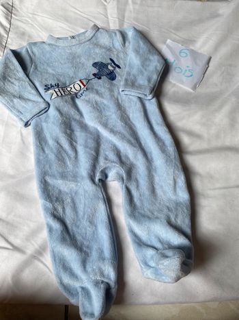 Pyjama 6 mois très kon état