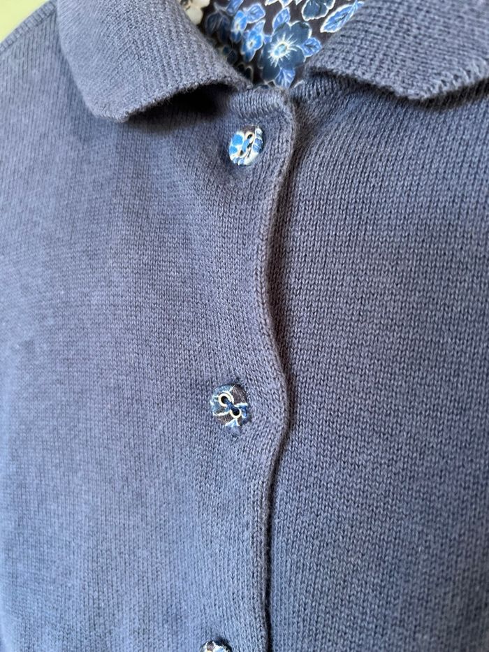 💙 Gilet Sergent Major Marine Col Claudine et Détails Fleuris - photo numéro 5