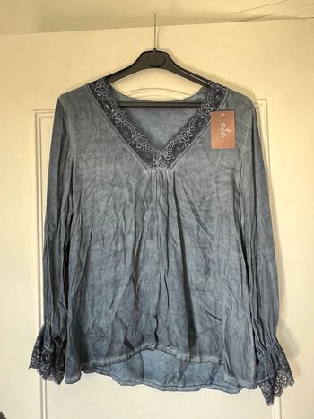 Très beau haut femme neuf