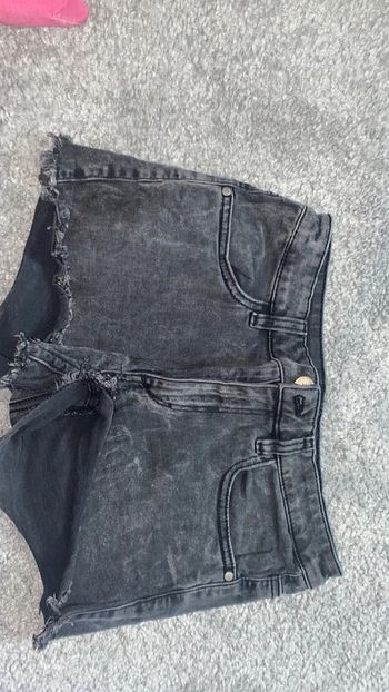 Short noir