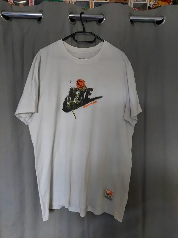 Nike blanc avec fleur – Taille XL – 100% coton
