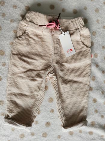Pantalon velours neuf avec étiquette 9 mois
