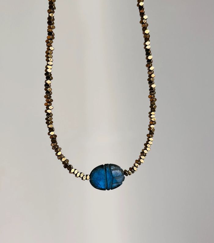 Collier amulette scarabée Labradorite et micro hématites - photo numéro 6