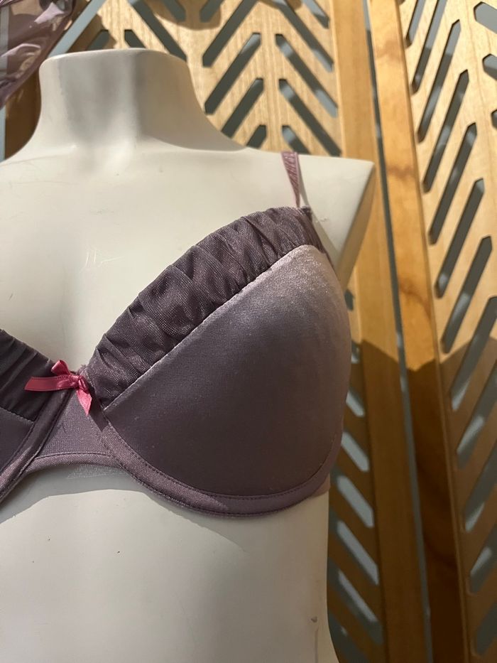 Ensemble lingerie Wonderbra 95C et taille 2 - photo numéro 5