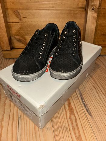 Basket basse neuve Requins noir et cuivre