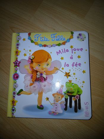 Mila joue a la fee