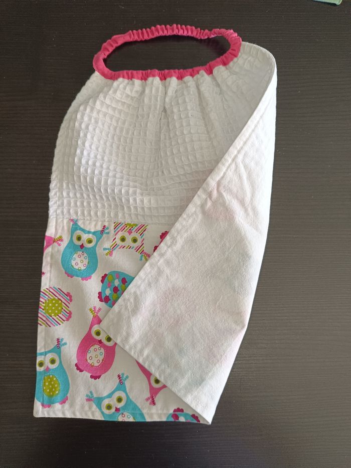 Serviette de table élastiquée, forme bavoir , fille , pour cantine école maternelle - photo numéro 2
