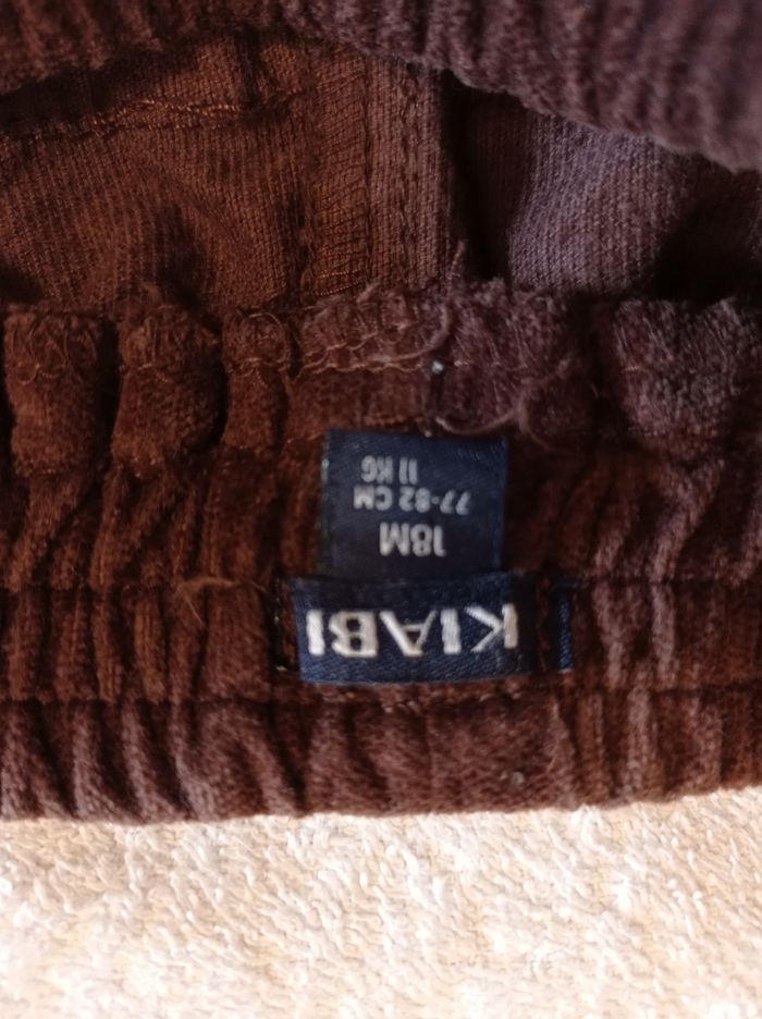 Pantalon marron en velours marque Kiabi taille 18 mois 77 82 cm - photo numéro 3