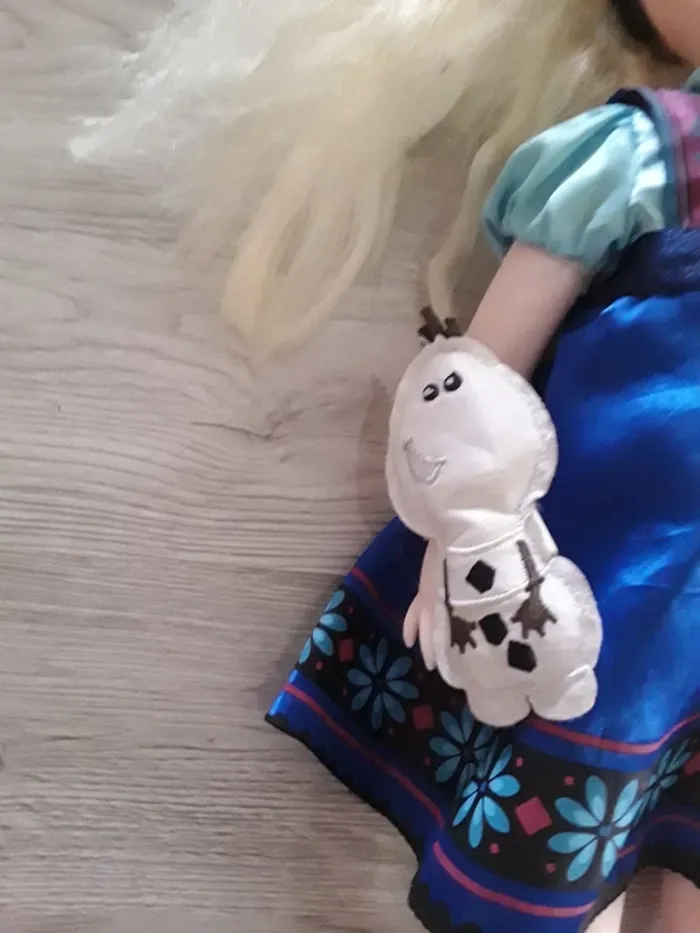 Poupée animator Elsa la Reine des Neiges - photo numéro 3