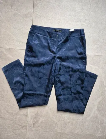 Pantalon tissus satiné brodé Mohito