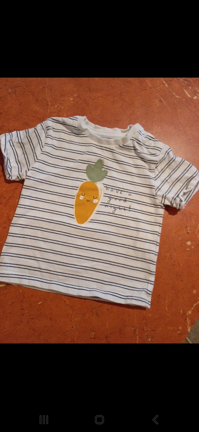 T.shirt bébé taille 12 mois