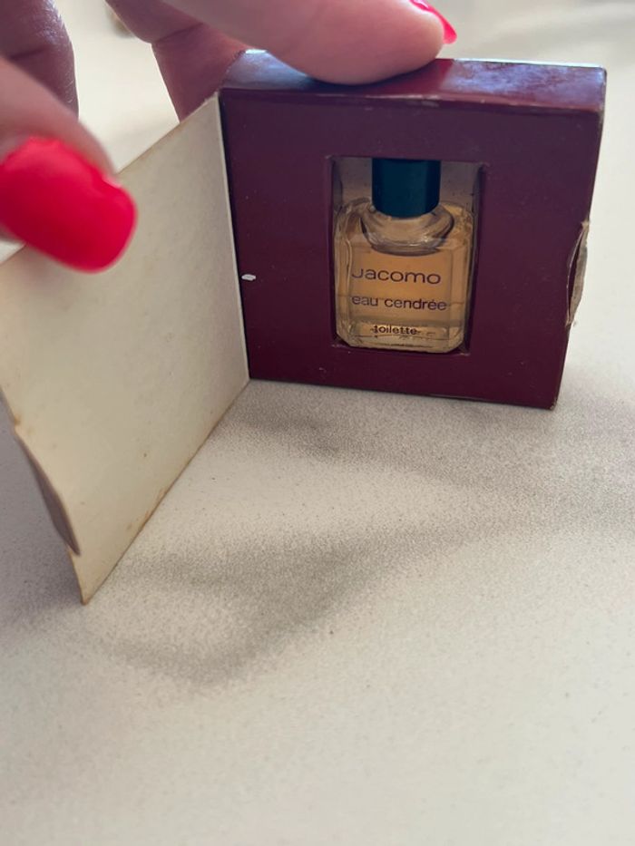 Parfum miniature Jacomo eau cendrée - photo numéro 2