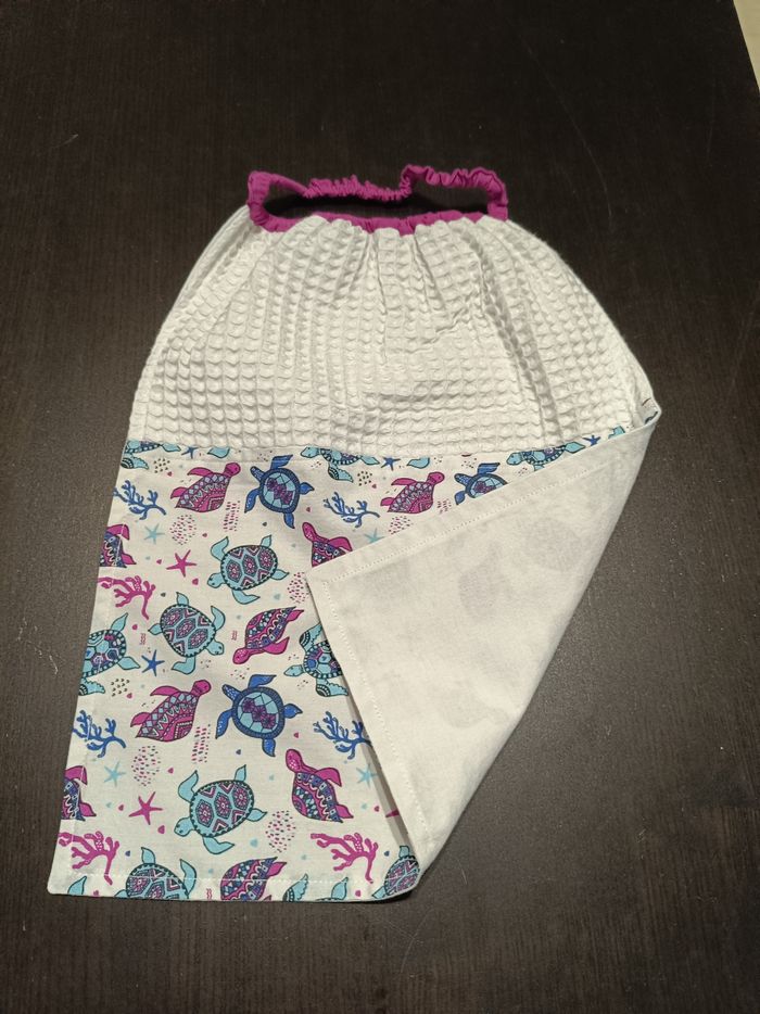 Bavoir 28 x 35 cm tortues maternelle crèche nounou - avec élastique - photo numéro 3