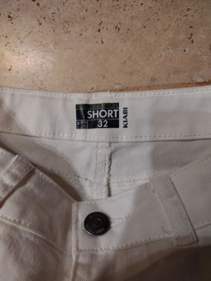 Short blanc en 32 - photo numéro 2