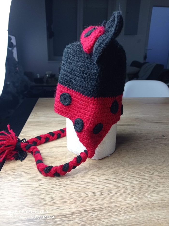 Bonnet fait mains 3/6 mois - photo numéro 4