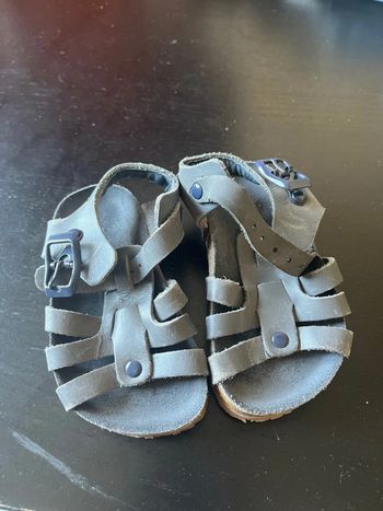 Chaussures ouverte bébé 19