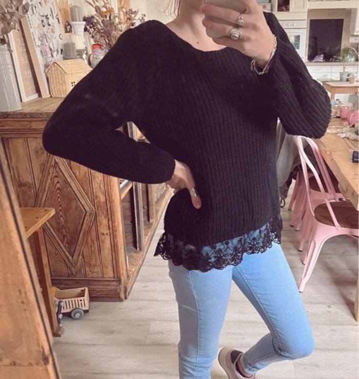 Pull noir femme avec dentelle