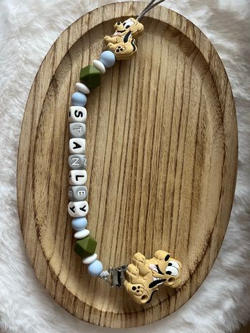 Attache tétine plutôt