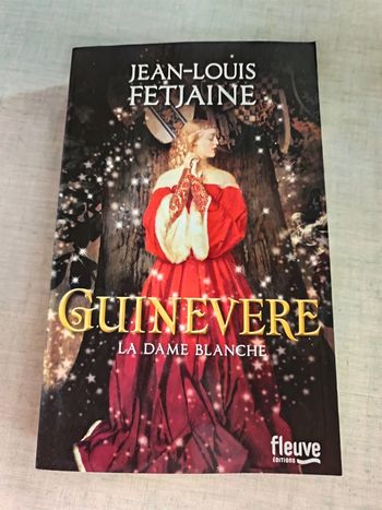 Livre guinevere la dame blanche
