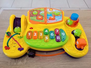 Table d'activités bébé