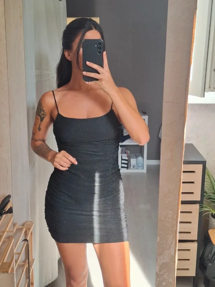 Robe noire pailleté