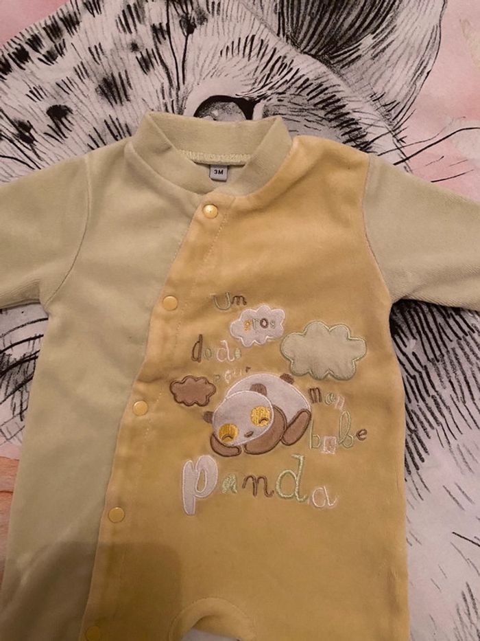 Pyjama velours, taille 3 mois, sans marque. - photo numéro 2