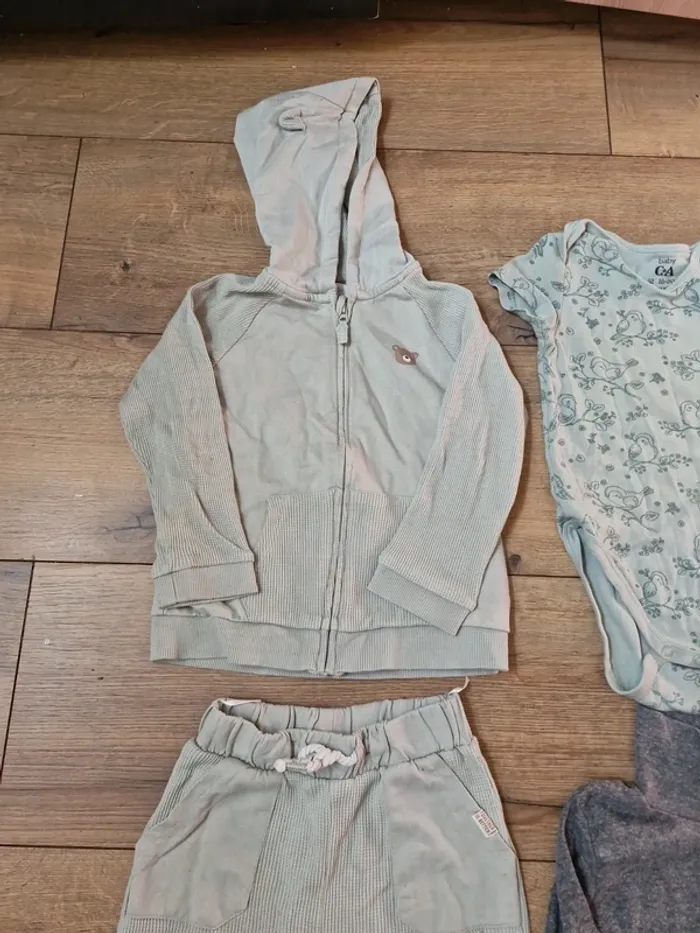 Lot vêtements 24-36 mois - photo numéro 3