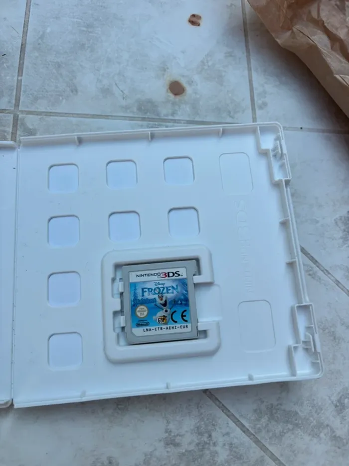 La Reine des Neiges - Jeu Nintendo 3DS - Excellent état - photo numéro 2