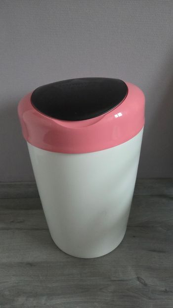 Poubelle à couche 