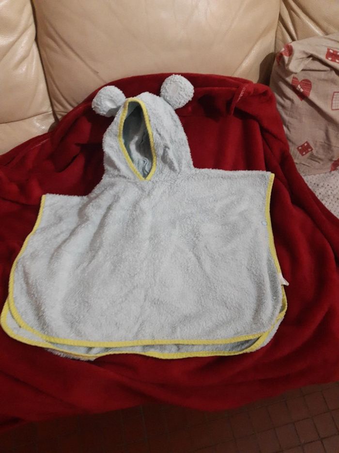Cape de bain bébé