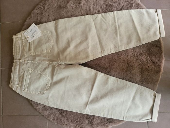 Mom jean beige clair – NEUF 💫
Taille L – coupe tendance, hyper confortable 🤍 - photo numéro 3