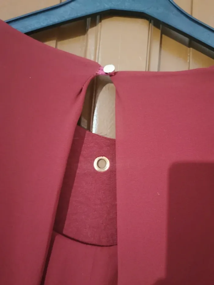 Robe courte bordeau - photo numéro 6