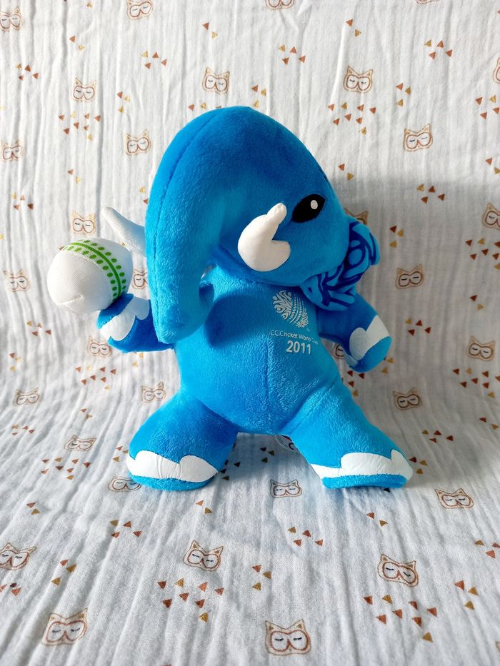Peluche éléphant Cricket Mascotte