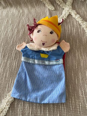 Peluche doudou marionnette 25cm Haba poupée garçon roi prince bleu et rouge très bon état