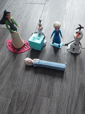 Figurine reine des neiges et mulan