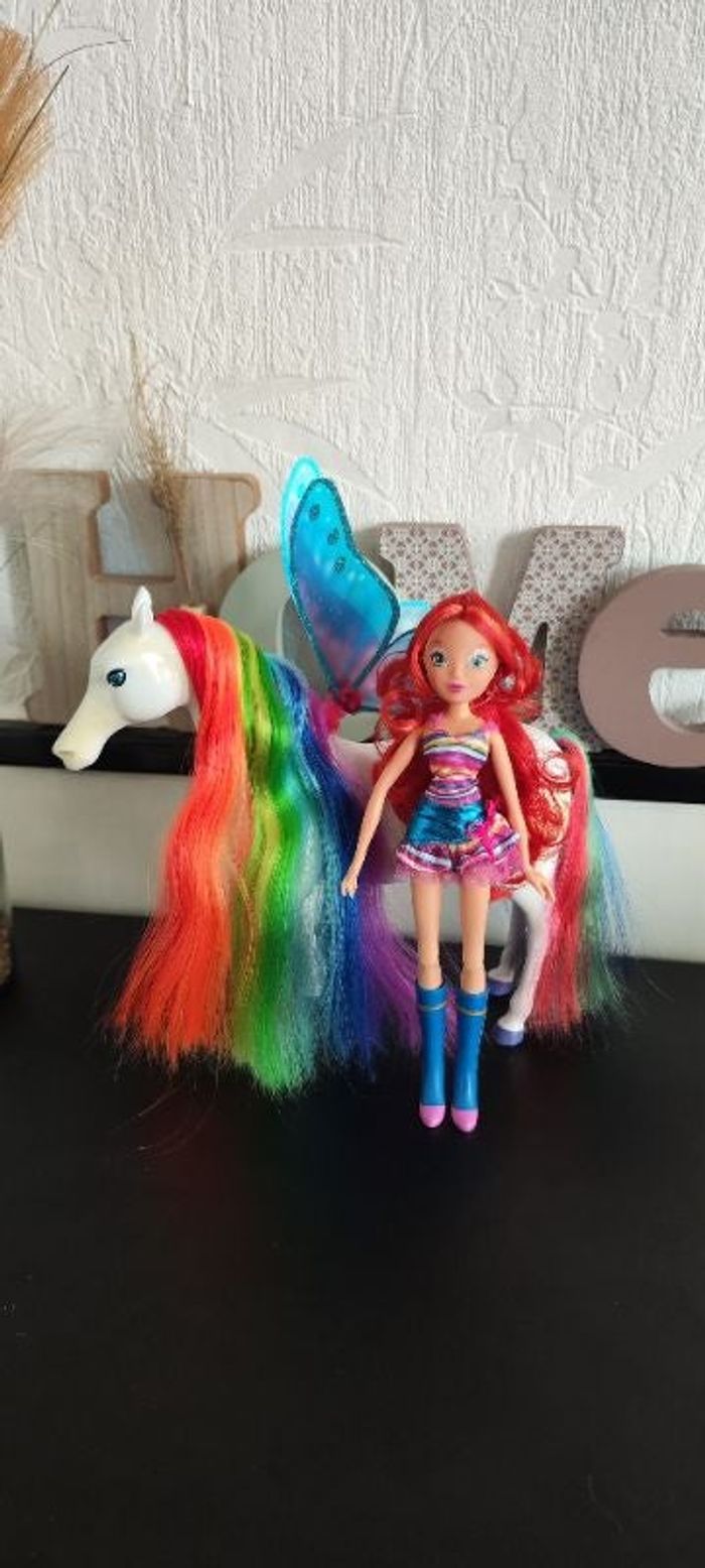 Lot poupée fée Winx et cheval pégase arc en ciel 🌈