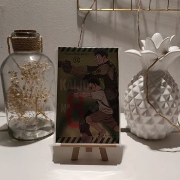 Manga Kaiju n°8 tome 12 édition spéciale métallisé