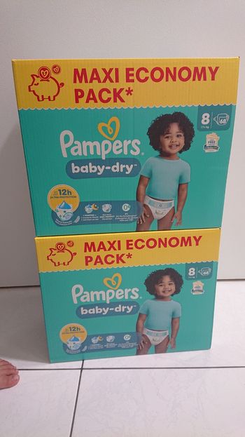 136 couches  pamper taille 8