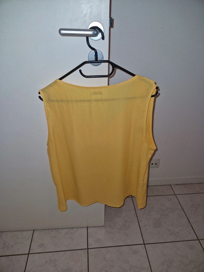 Debardeur jaune - photo numéro 4