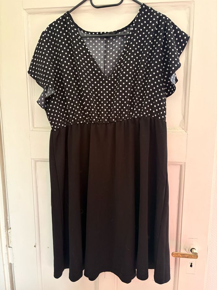 Plusieurs vêtements grandes tailles femme - photo numéro 3