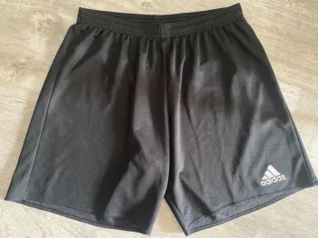Short Adidas noir taille M