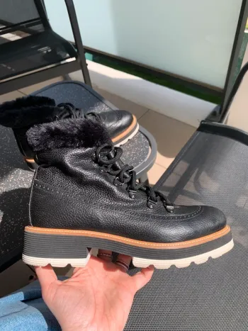 Boots en cuir noir Minelli taille 37