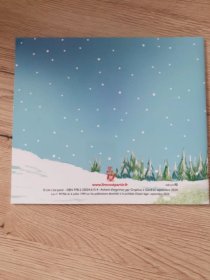 Livre Le petit père Noël rouge - photo numéro 2