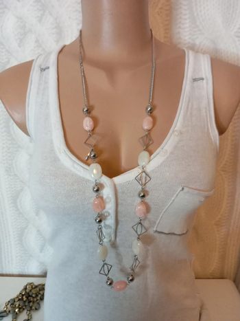 Sautoir géométrique rose et blanc