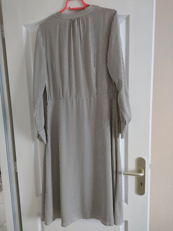 Robe taille L en très bon état de marque H&M - photo numéro 2