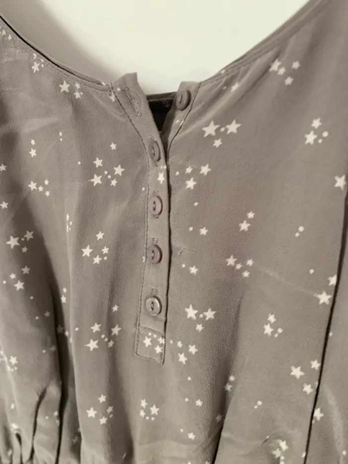 Robe à bretelle en soie grise avec des étoiles blanche taille M Sud Express - photo numéro 6
